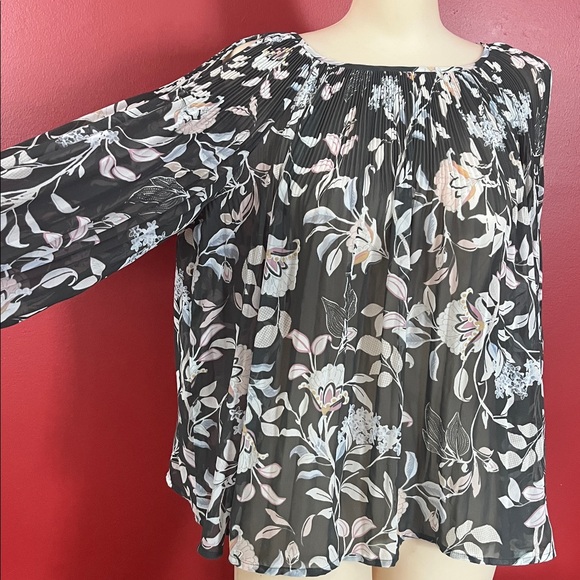 BNWOT Lauren Conrad floral sheer light blouse. - Picture 1 of 15